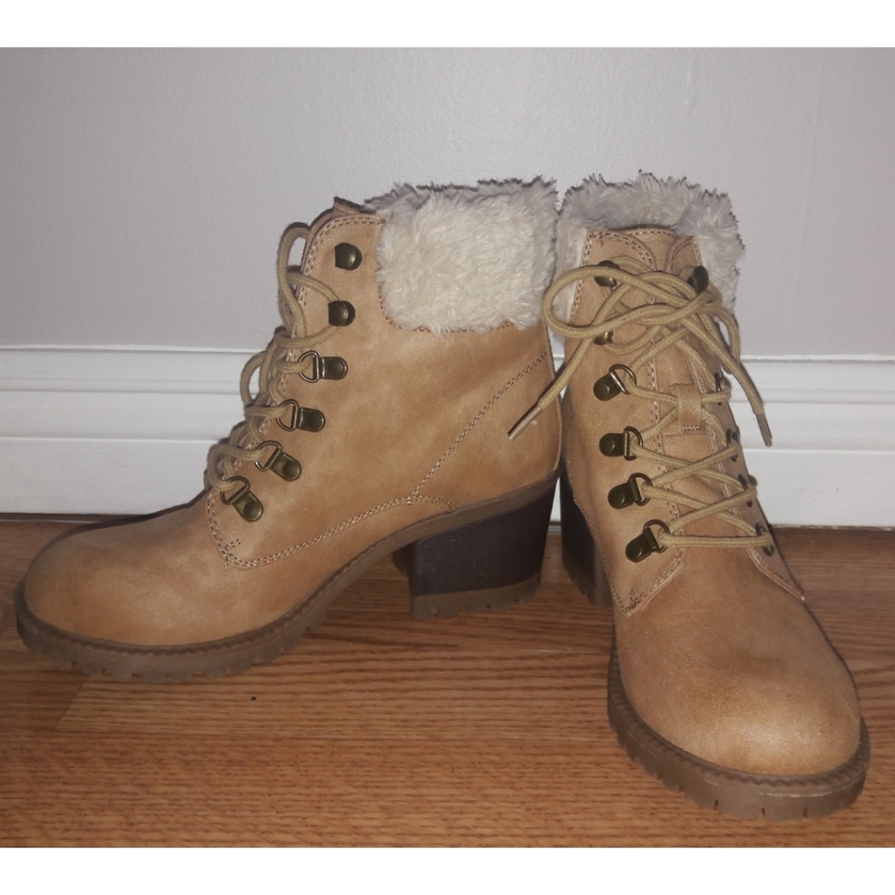 Cute heeled faux fur booties
